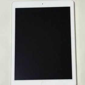 iPad Air本体 32GB シルバー（カバー付き）