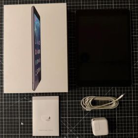 Apple iPad Air Wi-Fi 64GB 黒（MD787 J/A）