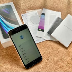 Apple iPhone SE (第2世代) ホワイト