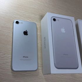 iPhone 7シルバー 32GB｜SIMフリー｜バッテリー90％｜美品｜箱付き