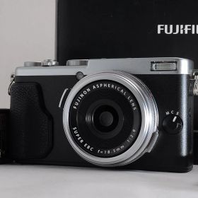 ■美品■ FUJIFILM（フジフイルム） X70 シルバー｜高画質APS-C・スナップ最強28mm・軽量コンパクト・良好コンディション！