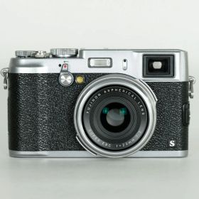 [良品｜シャッター数5,100回] FUJIFILM X100S シルバー / コンパクトデジタルカメラ