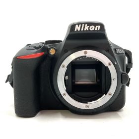 【全額返金保証】【最速発送】Nikon デジタル一眼 D5600 ダブルズームキット ブラック 美品 動作確認済