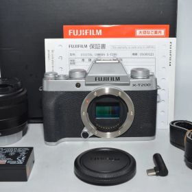 【極上品】富士フイルム FUJIFILM ミラーレス一眼カメラ X-T200レンズキット シルバー X-T200LK-S #SA6