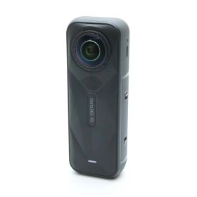 【中古】 《美品》 Insta360 X5 エッセンシャルバンドル CINSAAHA-X504 [ デジタルカメラ ]