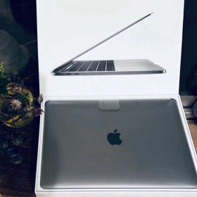 Apple MacBook Pro 2016 13インチ