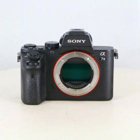 【中古】 (ソニー) SONY α7II （ILCE-7M2）【中古カメラ デジタル一眼】 ランク：B