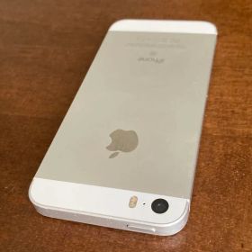 Apple iPhone SE シルバー 本体