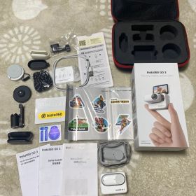 Insta360 GO 3 本体と付属品