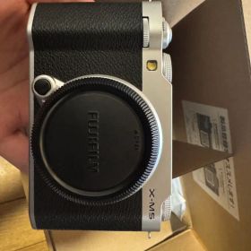 FUJIFILM XM5 シルバー レンズセット 1年保証つき！