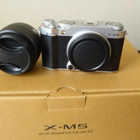 FUJIFILM XM5