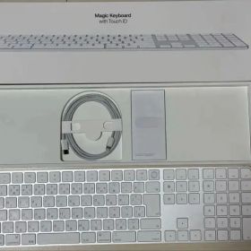 Apple Touch ID搭載 Magic Keyboard（テンキー付き）
