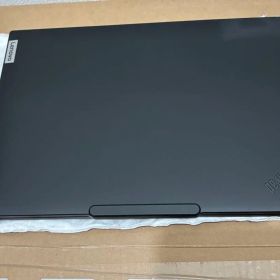 ThinkPad P14s Gen 5 AMD /cpu 8840HS