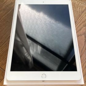 Apple iPad 第8世代 32GB Wi-FIモデルシルバー 本体