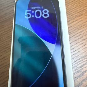 Apple iPhone 15Pro ブラック 背面に割れ