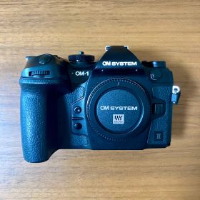 【美品】OM SYSTEM OM-1 Mark II ボディ／元箱・付属品完備