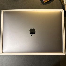 MacBook Air 13インチ M1 美品中古