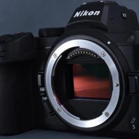 Nikon Z5 美品 動作良好 付属品完備 シャッター約19500回