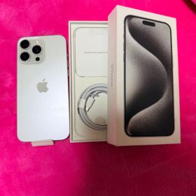 Apple iPhone 15 Pro Max 256GB ホワイトチタニウム