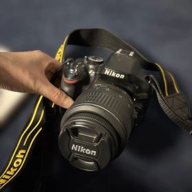 値下げ！Nikon D5200 デジタル一眼レフカメラ 本体とハンディブック付き