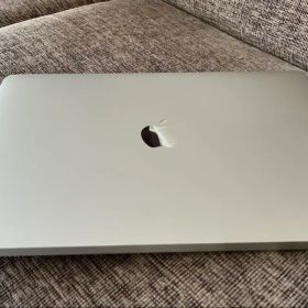 Apple MacBook Air 13インチ M1 8GB/256GB