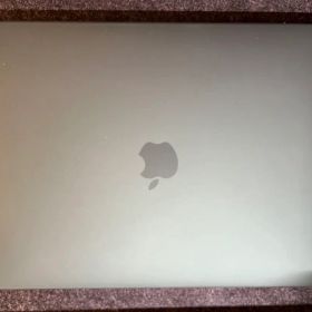 【極美品】 MacBook Air M1 8GB/256GB＋Ankerハブ