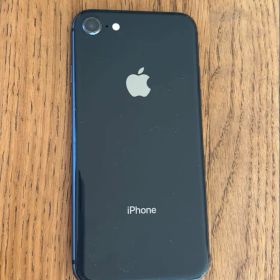 Apple iPhone 8 ブラック 本体