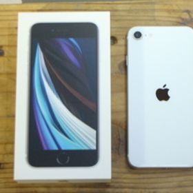 iPhone SE2 64GB ホワイト SIMロックなし 初期化済 判定〇 SIMフリー