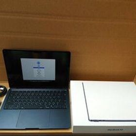 @【中古】 ほぼ未使用！ 展示品 Apple MacBookAir MLY33J/A (13.6インチ/M2チップ8コア/メモリ8GB/SSD256GB) ノートパソコン PC アップル