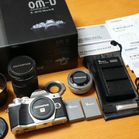 OLYMPUS E-M10 Mark III ダブルズームキット＋周辺アイテム