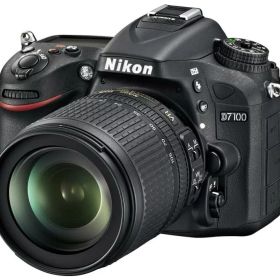 【中古】Nikon ニコン D7100 18-105 VR レンズキット