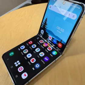 サムスン Galaxy Z Flip5 新品¥40,000 中古¥24,620 | 新品・中古の