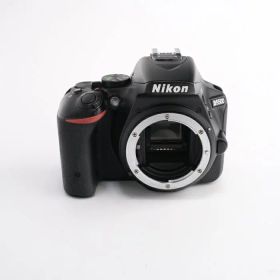 【中古】 (ニコン) Nikon D5500 ボディ ブラック【中古カメラ デジタル一眼】 ランク：AB