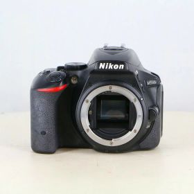 【中古】 (ニコン) Nikon D5500 ボディ ブラック【中古カメラ デジタル一眼】 ランク：B
