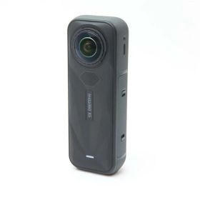 【中古】 《美品》 Insta360 X5 エッセンシャルバンドル CINSAAHA-X504 [ デジタルカメラ ]