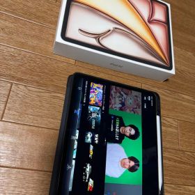 13インチiPad Air M3 2025年製 美品 256GB スターライト。