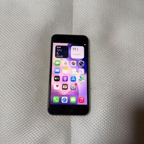 ⭐︎SIMフリー iPhoneSE 第3世代 128GB バッテリー100%