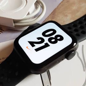 ナイキ箱付 Apple Watch SE 40mm GPS アップルウォッチ NNP01