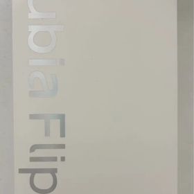 nubia Flip 5G 本体