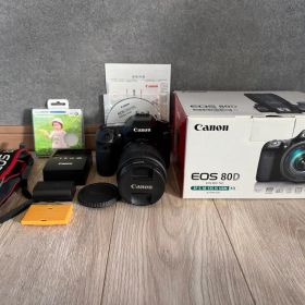 Canon EOS 80D 本体と付属品