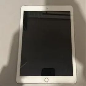 Apple iPad Air 2 勉強や動画視聴におすすめ カラーはシルバー