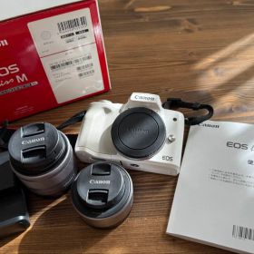 Canon EOS Kiss M ホワイト レンズ2本付き