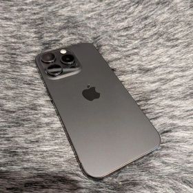 【Apple】iPhone15Pro本体512GBブラックチタニウム