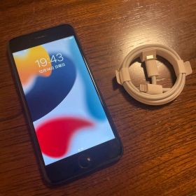 iPhone 7 32GB ブラック SIMフリー 初期化済み 充電ケーブル付き