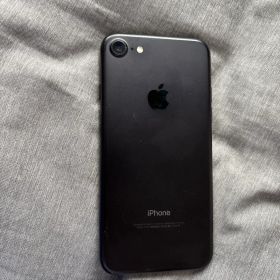 Apple iPhone 7 ブラック