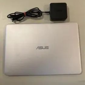 ASUS ZenBook UX305 ノートパソコン 薄型