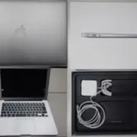 MacBook Air 2015Early HDMIケーブルとケース付き