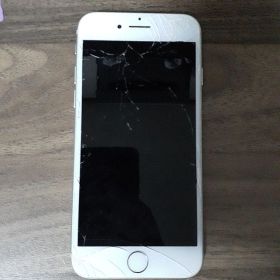 iPhone 7 シルバー 本体 ジャンク品