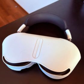 AirPods Maxケース付き一年前購入品