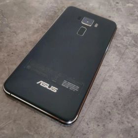 ASUS Zenfone3 Z017DA 美品 バッテリー良好